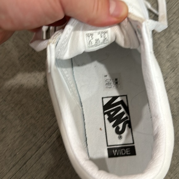 Vans old-school sneakers in white never worn size 7 1/2 wide - Picture 4 of 4